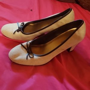 Ladies shoes